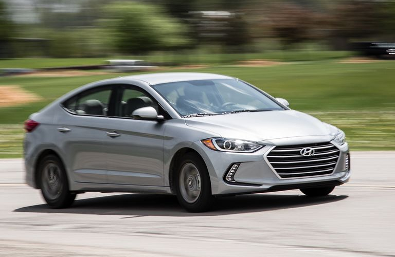 Location de voiture: Hyundai Elantra 2018 à Abidjan en Côte d'Ivoire